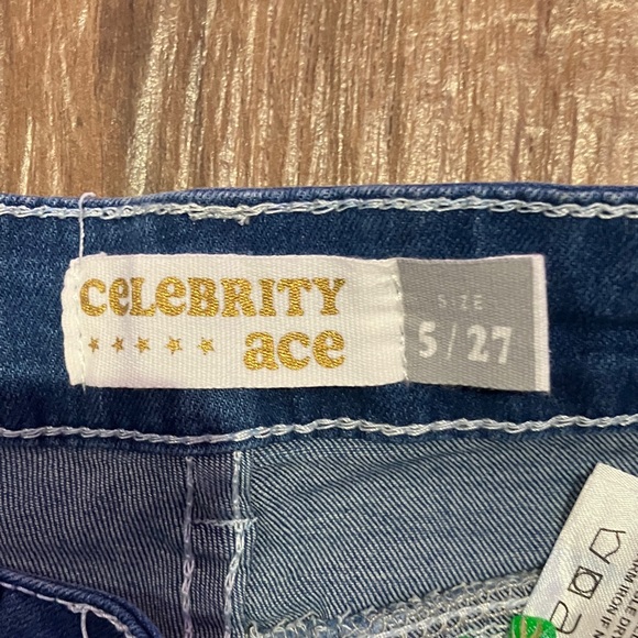 Classic Blue Women's Jeans - Picture 3 of 4